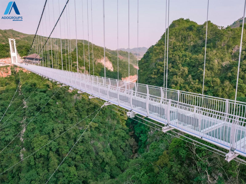 Cây cầu kính dài nhất Việt Nam