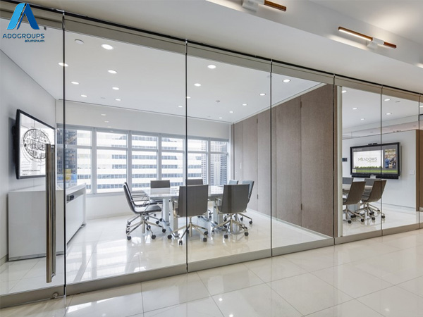 vách kính văn phòng
